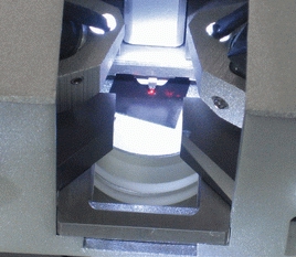 安装了加热台的扫描探针显微镜探头实物图